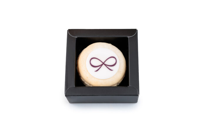 één macaron (met of zonder logo)