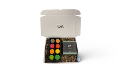 Good Luck Geschenkpakket – Luxe bonbons & onweerstaanbare macarons in stijlvolle giftbox