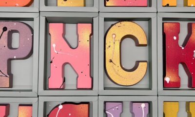 Valrhona chocolade letter 200 gram (melk, wit en puur)