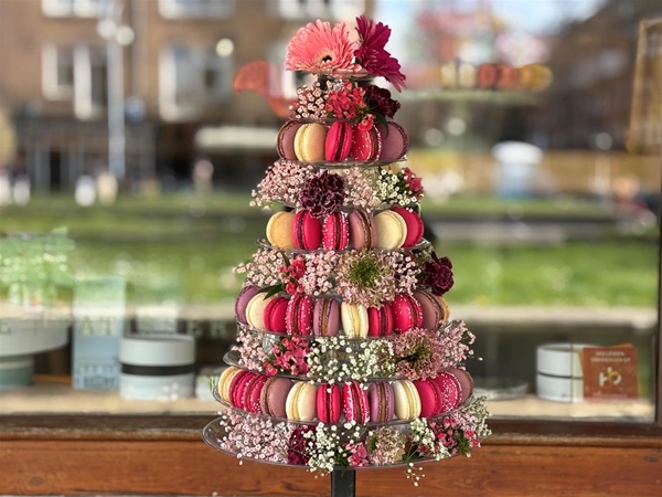 Opgemaakte macaron toren