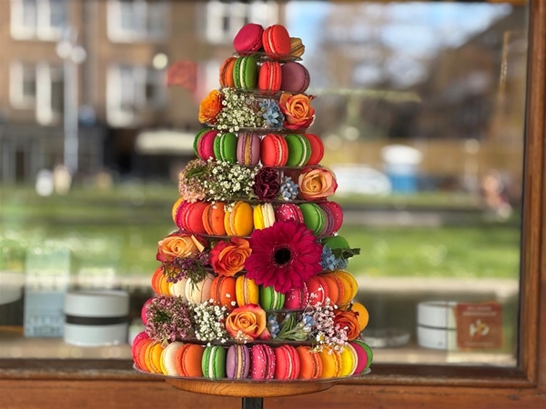Opgemaakte macaron toren